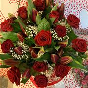 Large Red Roses &amp; Lily Hand-tied 