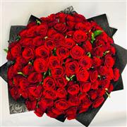 Dramatic 100 Red Roses 