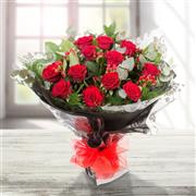12 Romantic Classic Red Roses 