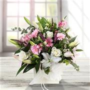 Pink &amp; White Radiant Hand-tied 
