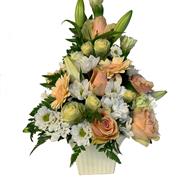 Peach &amp; Cream Exquisite Vase 